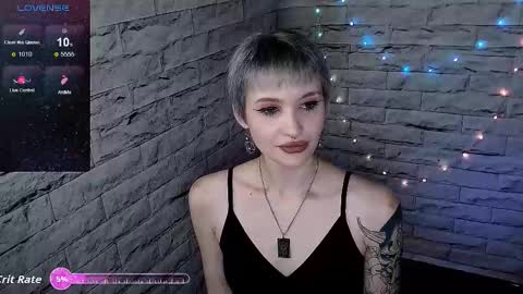 Snapshot of lauren_raquel chatting on 10-13-25, 07:36 Eva online show from 10-13-25, 07:36