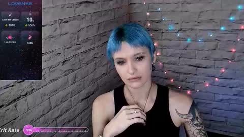 Snapshot of lauren_raquel chatting on 10-28-25, 05:59 Eva online show from 10-28-25, 05:59