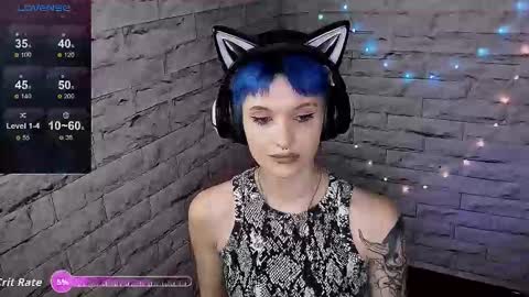 Snapshot of lauren_raquel chatting on 11-10-25, 08:19 Eva online show from 11-10-25, 08:19