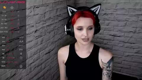 Snapshot of lauren_raquel chatting on 06-05-26, 07:30 Eva online show from 06-05-26, 07:30