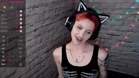 Snapshot of lauren_raquel chatting on 06-09-26, 05:13 Eva online show from 06-09-26, 05:13