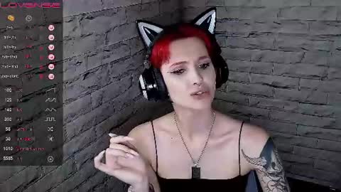 Snapshot of lauren_raquel chatting on 06-15-26, 06:54 Eva online show from 06-15-26, 06:54