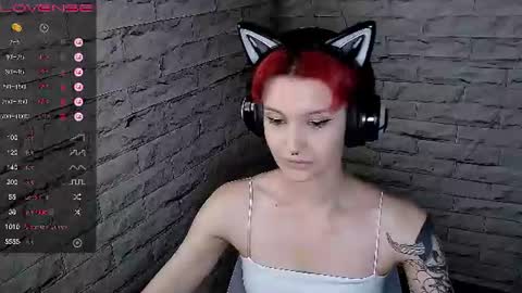Snapshot of lauren_raquel chatting on 06-23-26, 12:36 Eva online show from 06-23-26, 12:36