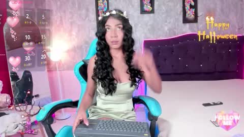 Lulu online show from 10-20-25, 01:50