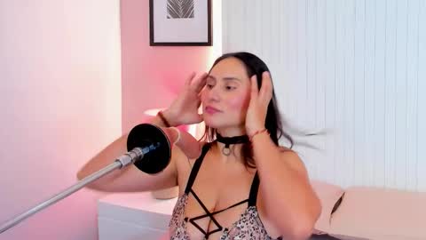 lauren_stone_ online show from 12-18-25, 07:31