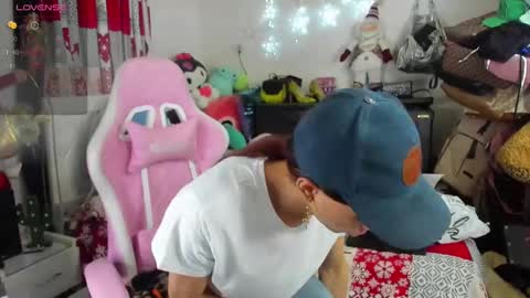 Snapshot of laurencesophiets chatting on 12-18-24, 10:02 SF online show from 12-18-24, 10:02