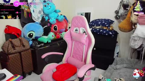 Snapshot of laurencesophiets chatting on 01-19-25, 04:36 SF online show from 01-19-25, 04:36