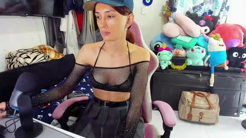 Snapshot of laurencesophiets chatting on 01-26-25, 07:20 SF online show from 01-26-25, 07:20