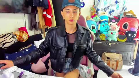 Snapshot of laurencesophiets chatting on 02-24-25, 06:47 SF online show from 02-24-25, 06:47
