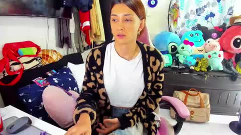 Snapshot of laurencesophiets chatting on 02-26-25, 10:09 SF online show from 02-26-25, 10:09