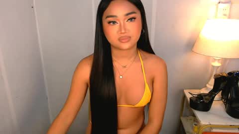 Snapshot of laurenfox16 chatting on 05-28-26, 02:03 chloe3 online show from 05-28-26, 02:03
