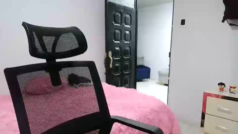 Snapshot of laurenhot94 chatting on 01-18-26, 12:14 laurenhot94 online show from 01-18-26, 12:14