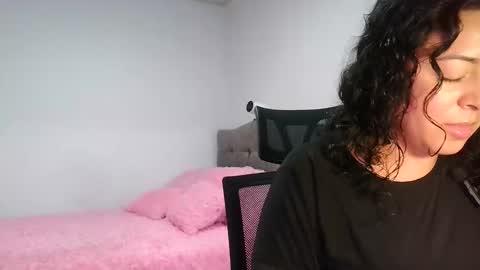 Snapshot of laurenhot94 chatting on 02-18-26, 01:56 laurenhot94 online show from 02-18-26, 01:56