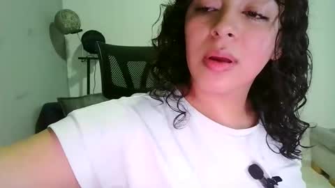 Snapshot of laurenhot94 chatting on 02-26-26, 01:15 laurenhot94 online show from 02-26-26, 01:15