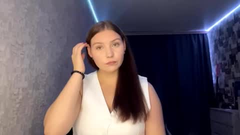Hannah online show from 10-02-25, 04:25