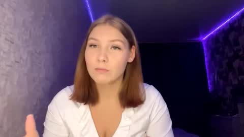 Hannah online show from 10-17-25, 04:31