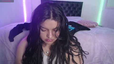 Snapshot of laurenkenner28_ chatting on 05-12-26, 07:44 laurenkenner28_ online show from 05-12-26, 07:44