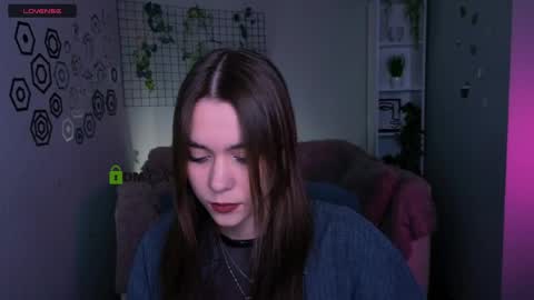 Laure online show from 04-05-26, 01:19