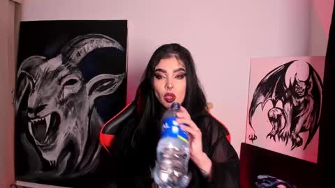 Snapshot of laurenrousexx chatting on 10-24-25, 02:30 LAUREN INDEPENDENT MODEL HELP ME REACH 100 LIKES PLS online show from 10-24-25, 02:30