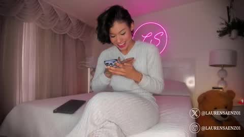 Lauren Saenz online show from 03-07-25, 12:12