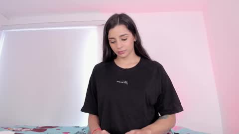 laurensmith9 online show from 02-19-25, 03:27