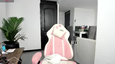 daniela angel     online show from 07-07-26, 11:47