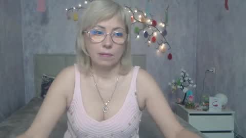 Lauren online show from 04-06-26, 05:41