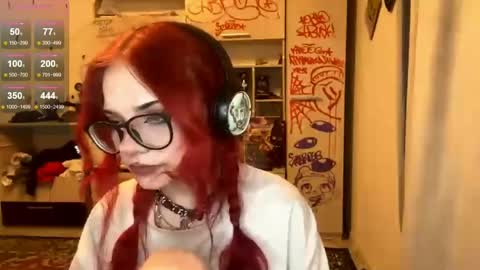 Snapshot of laurettecipro chatting on 06-03-26, 10:48 Eva online show from 06-03-26, 10:48