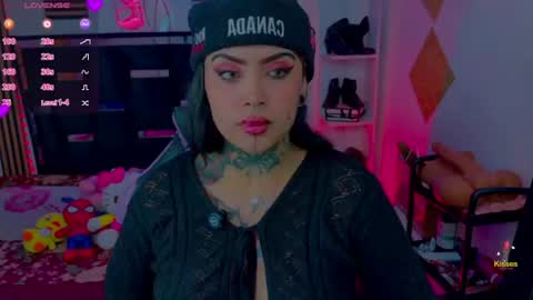 lauri online show from 06-25-26, 01:38