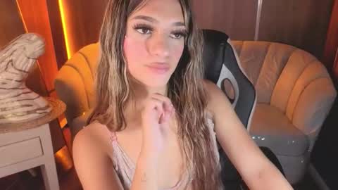 Laurita  online show from 11-22-25, 08:08