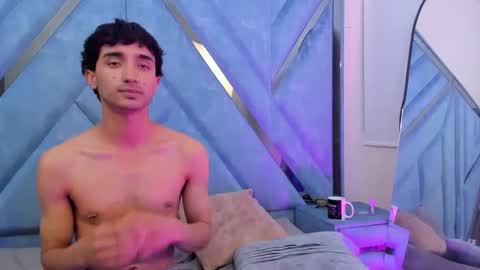 Snapshot of laurynandnarem chatting on 01-13-26, 06:08 Laury and Narem online show from 01-13-26, 06:08