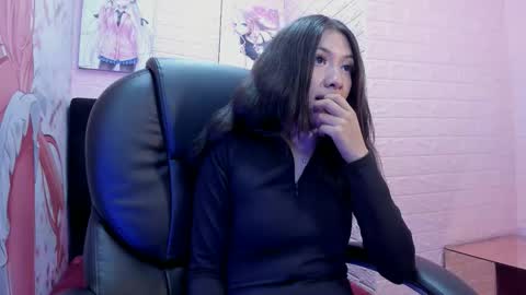 Snapshot of laurynandnarem chatting on 02-22-26, 04:35 Laury and Narem online show from 02-22-26, 04:35