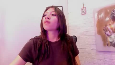 Snapshot of laurynandnarem chatting on 03-12-26, 06:19 Laury and Narem online show from 03-12-26, 06:19