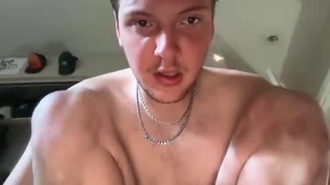 Snapshot of lausfavorite chatting on 10-24-25, 02:57 lausfavorite online show from 10-24-25, 02:57