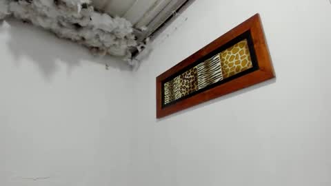 Lauu G online show from 12-23-25, 10:46