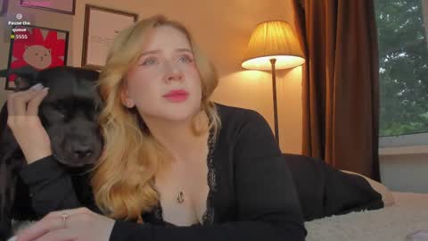 Snapshot of lavender_tender chatting on 05-27-26, 05:43 Lav online show from 05-27-26, 05:43