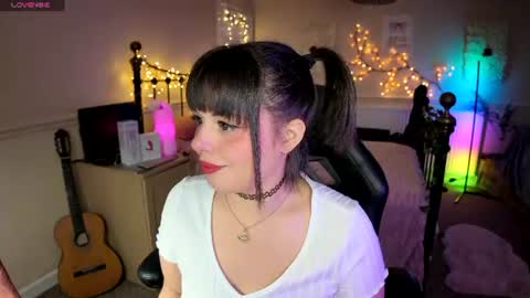 Snapshot of lavenderrzz19 chatting on 06-28-26, 03:18 Lavenderrzz online show from 06-28-26, 03:18