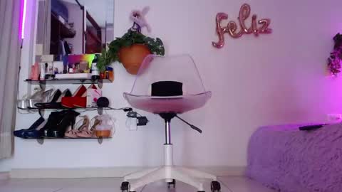 Cristina online show from 10-12-25, 12:09