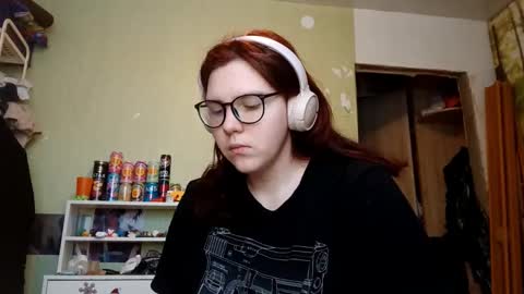 Snapshot of lavonesorge chatting on 02-04-26, 08:09 Adeline online show from 02-04-26, 08:09