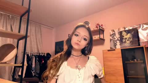 Snapshot of lawanafrontera chatting on 05-12-26, 08:11 IVI online show from 05-12-26, 08:11