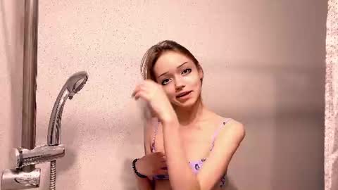 Snapshot of lawanafrontera chatting on 06-18-26, 08:14 IVI online show from 06-18-26, 08:14
