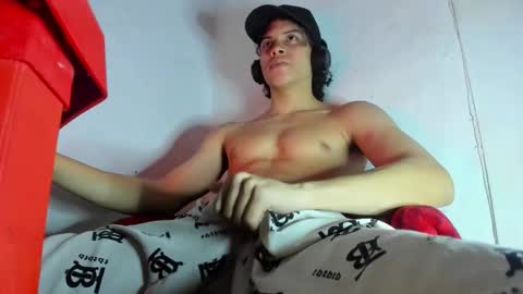 ZAmbrano online show from 11-21-25, 08:35