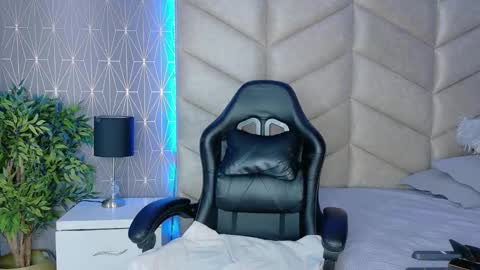 laya online show from 02-11-26, 02:49