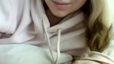 Snapshot of layannalea chatting on 12-13-24, 08:26 layannalea online show from 12-13-24, 08:26