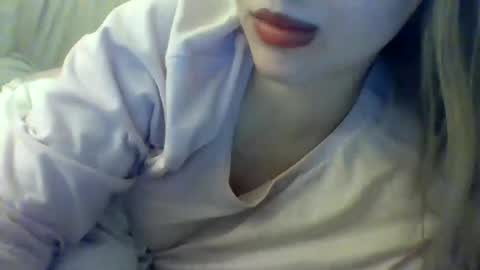 Snapshot of layannalea chatting on 01-08-25, 02:46 layannalea online show from 01-08-25, 02:46