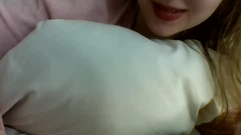 Snapshot of layannalea chatting on 01-08-25, 11:30 layannalea online show from 01-08-25, 11:30