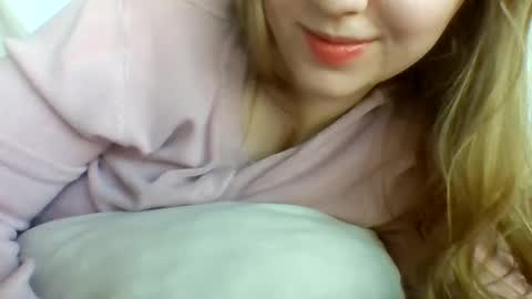 Snapshot of layannalea chatting on 01-21-25, 10:51 layannalea online show from 01-21-25, 10:51