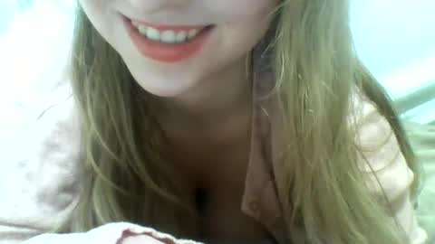 Snapshot of layannalea chatting on 02-14-25, 04:37 layannalea online show from 02-14-25, 04:37