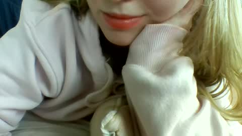 Snapshot of layannalea chatting on 03-03-25, 07:06 layannalea online show from 03-03-25, 07:06