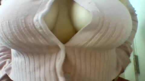 Snapshot of layannalea chatting on 03-05-25, 12:49 layannalea online show from 03-05-25, 12:49